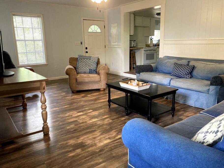 Tucked Away Newly Renovated 2 Bedroom/ 1 Bath Sleeps 8 Beaufort Kültér fotó